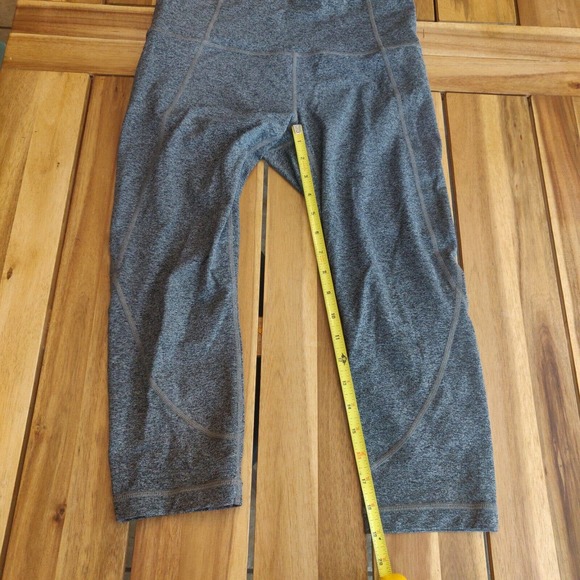Athleta Women's Athletic Leggings Gray Size M Cropped Activewear. - Picture 4 of 7
